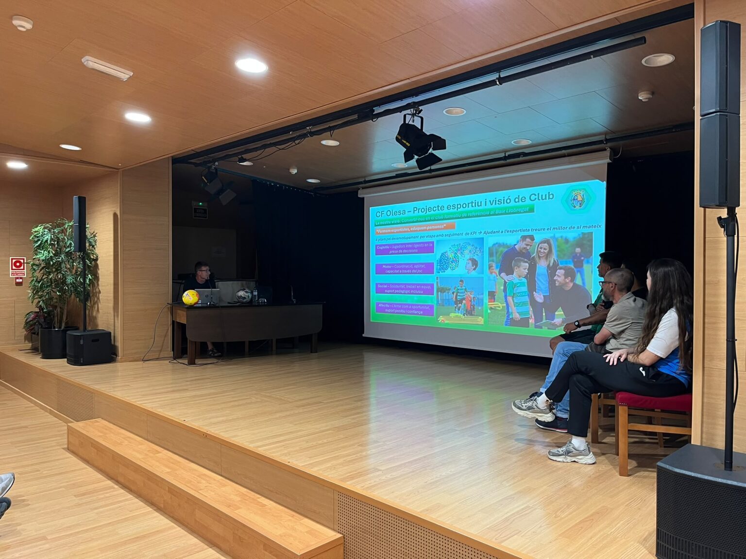 PRESENTACIÓ DE LA DIRECCIO ESPORTIVA A LES FAMILIES